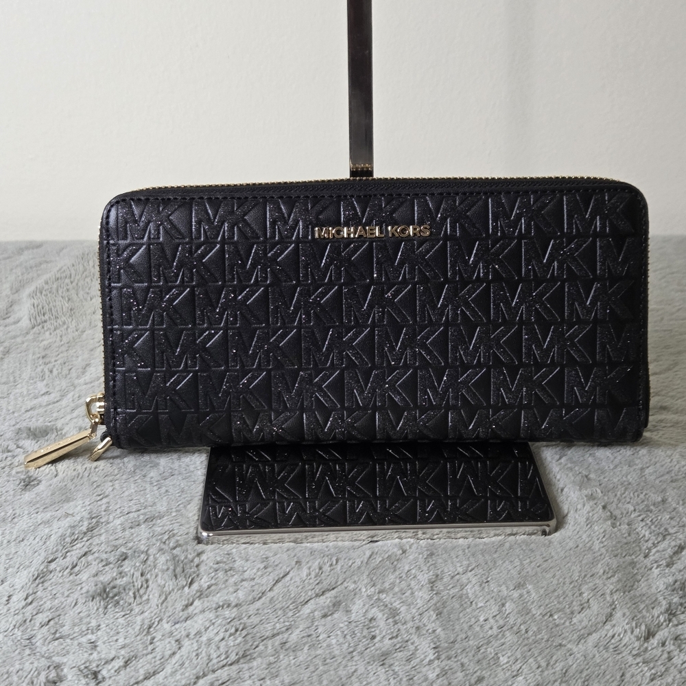* Michael Kors MK Crimson Signature JetSet Travel Continental Large Wallet Black